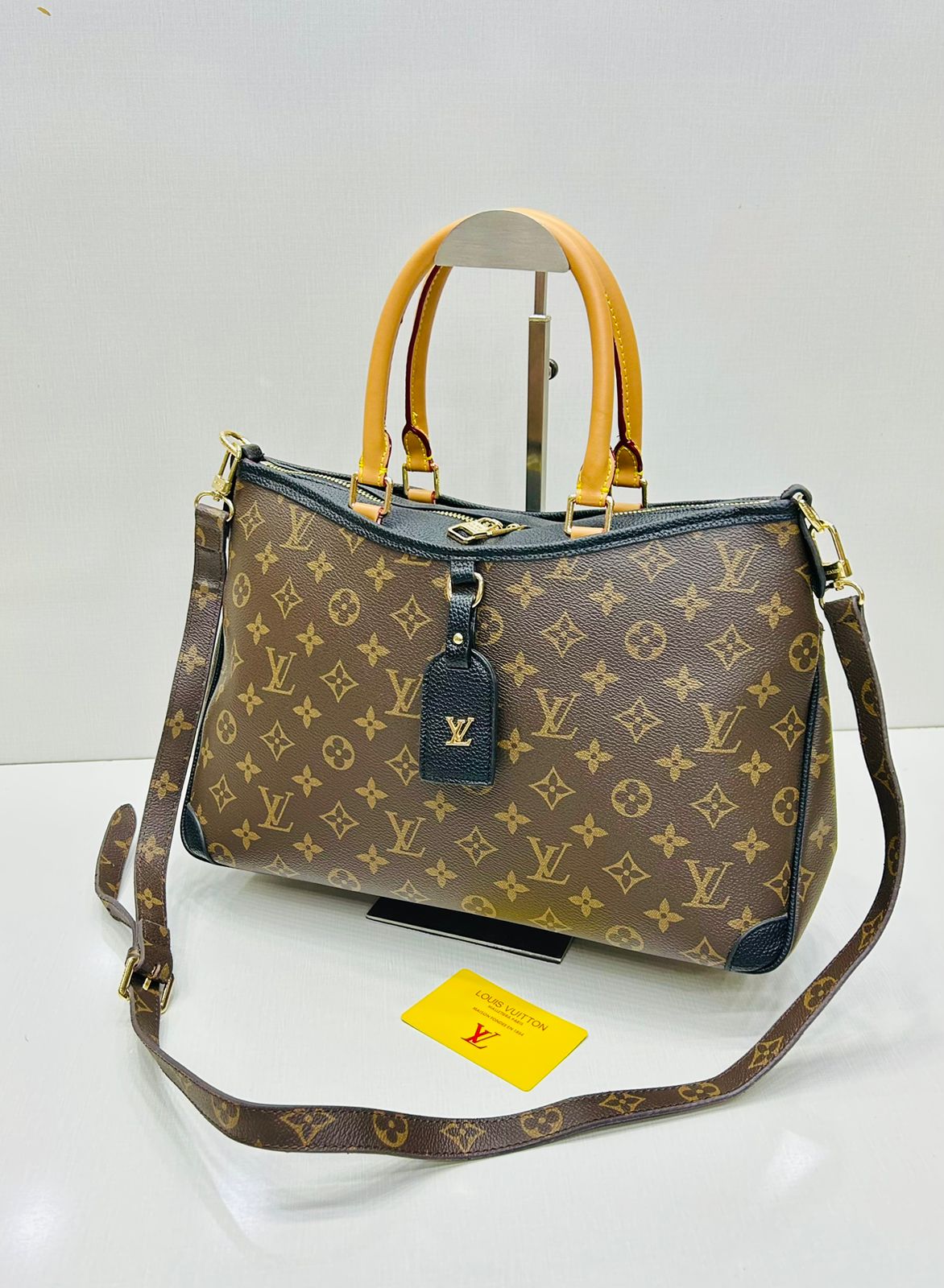 Luxury Embossed Leather Handbag Collection – Premium Tote & Shoulder Styles