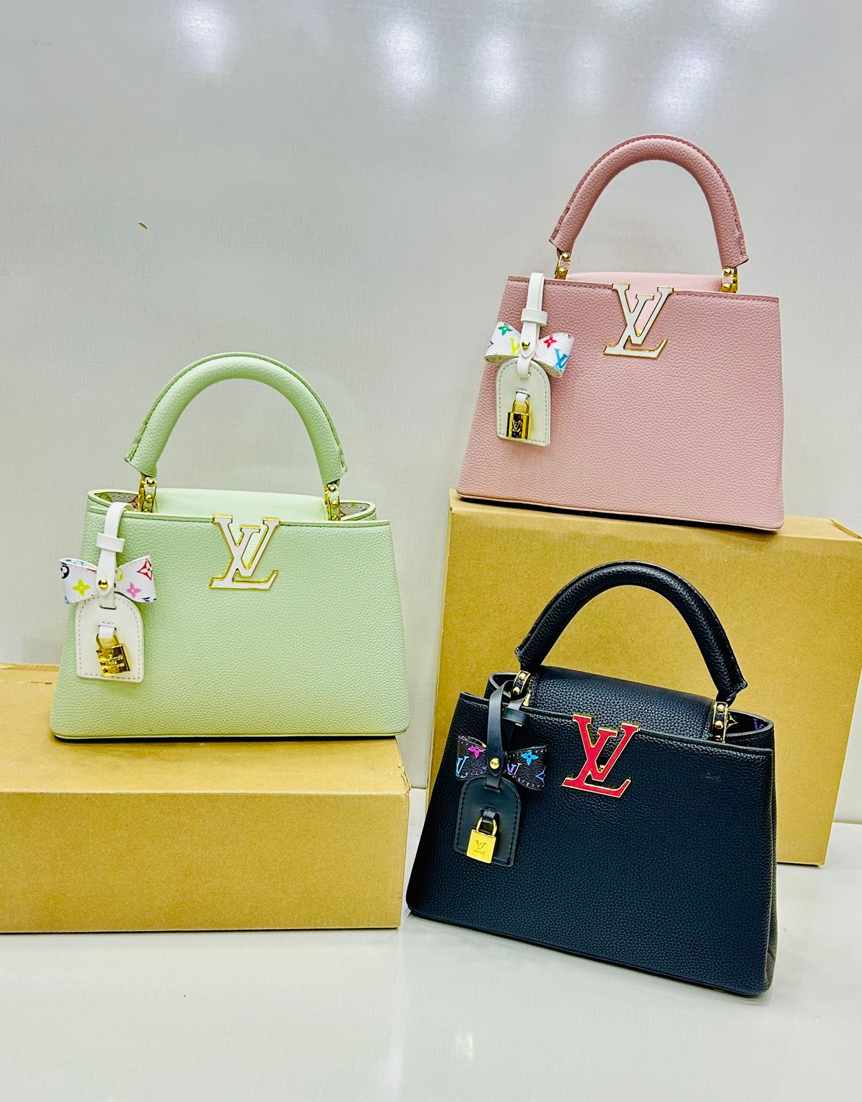 🎀 Elegant Satchel Handbag