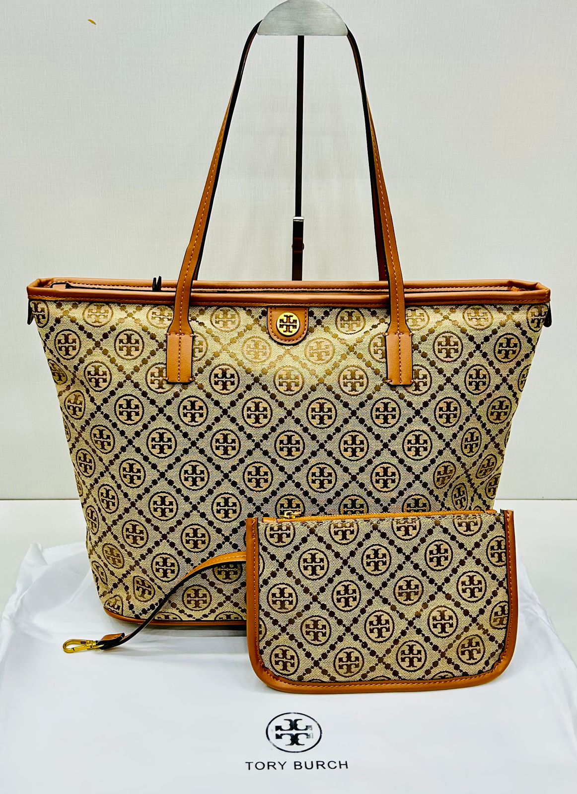 Elegant Tote Bag with Pouch