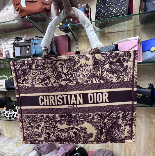 Monochrome Patterned Tote Bag with Structured Design