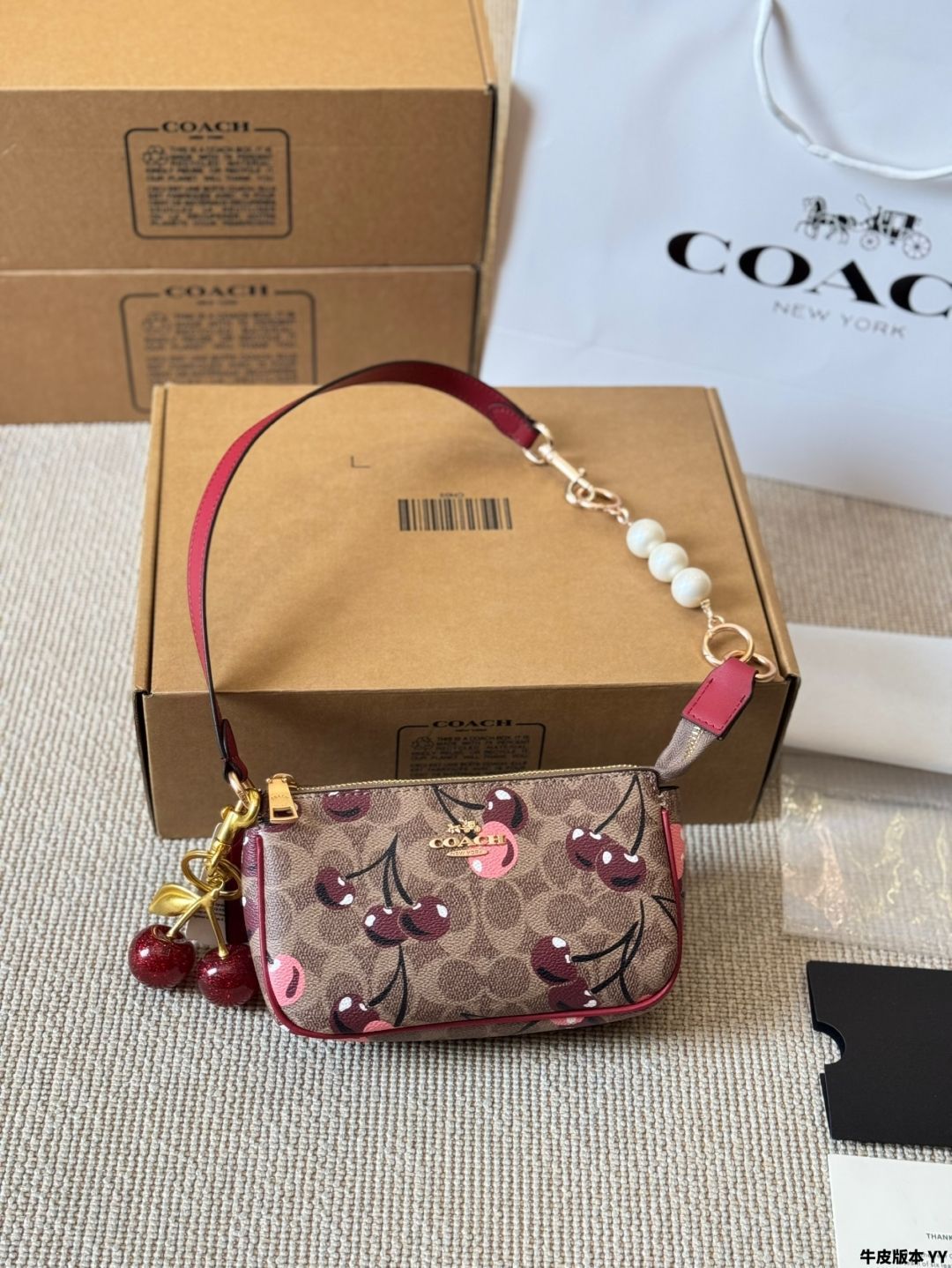 Floral Mini Shoulder Bag with Gold Chain Accent