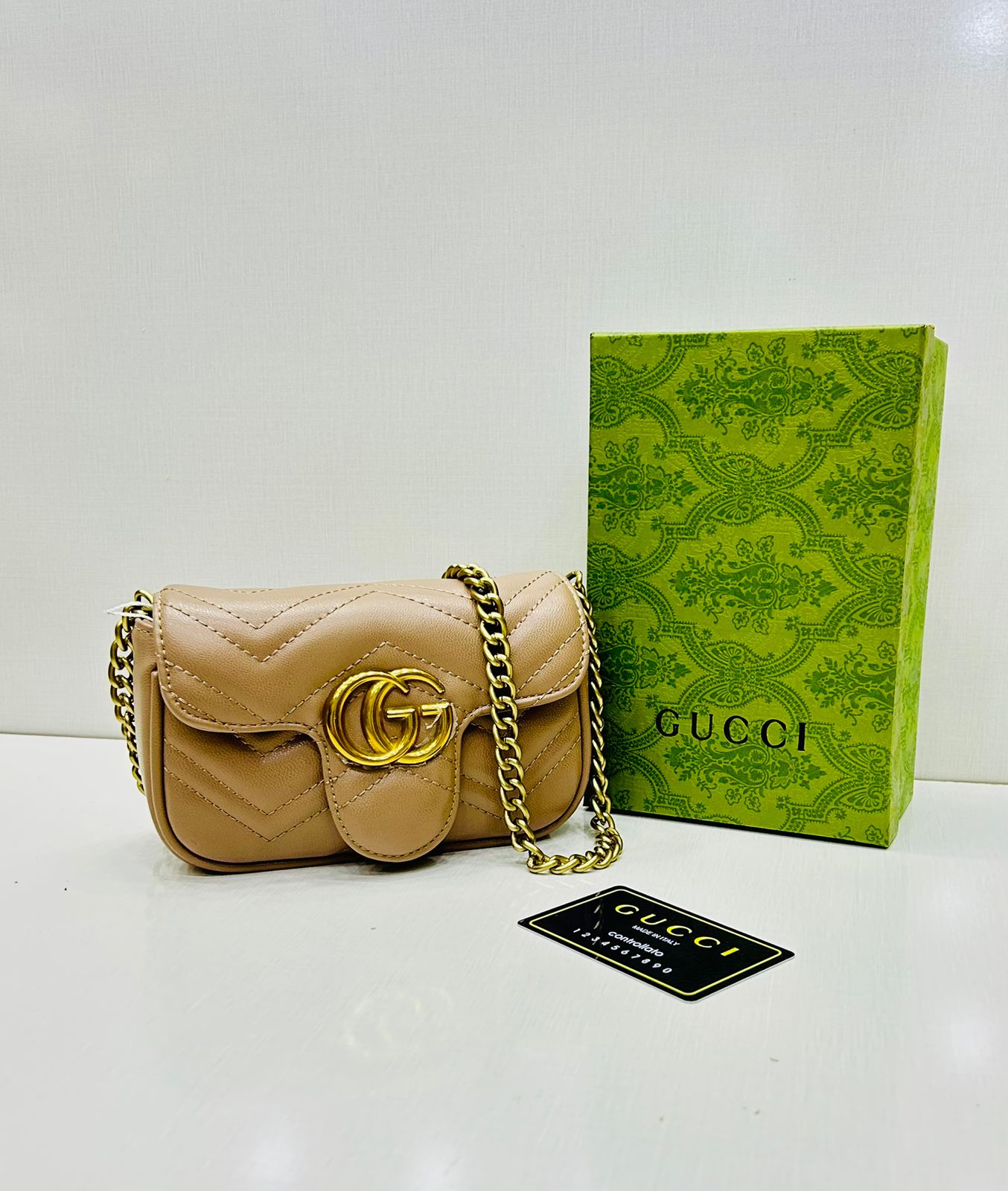 Premium Quilted Crossbody Bag – Luxury Gold Chain Design