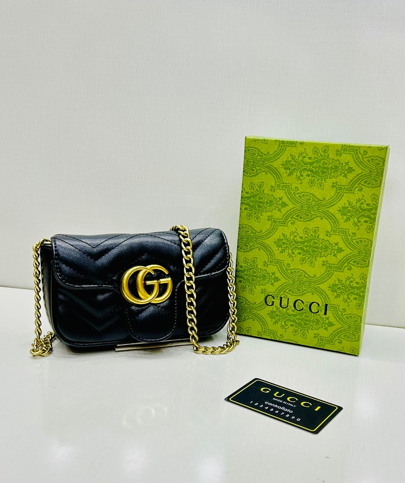 Premium Quilted Crossbody Bag – Luxury Gold Chain Design