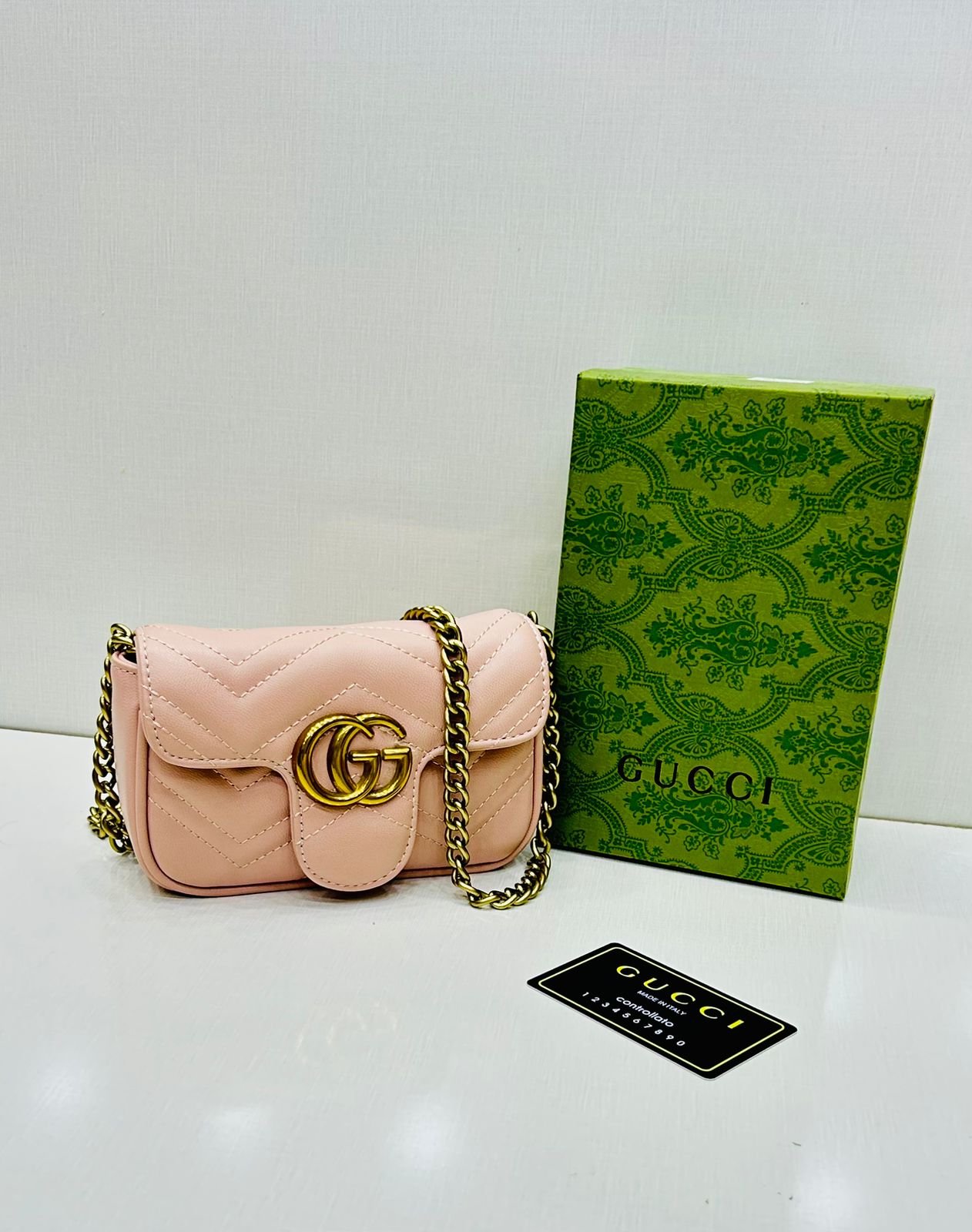 Premium Quilted Crossbody Bag – Luxury Gold Chain Design