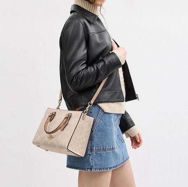 A Compact & Elegant Handbag