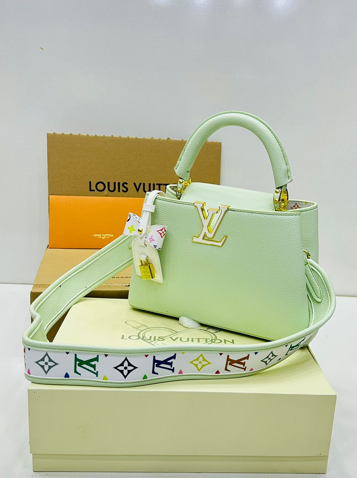 🎀 Elegant Satchel Handbag